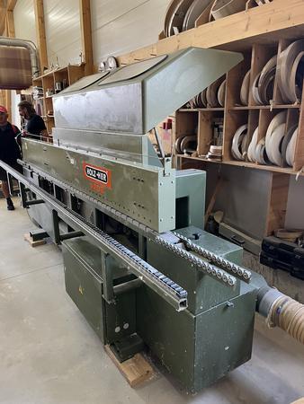 HOLZ HER Kantenanleimmaschine Typ 1408 - Kappaggregate vorne/hinten, Bndigfrsen 2x , Kleberstation Patrone  -Kante: Massiv und Kunstoff