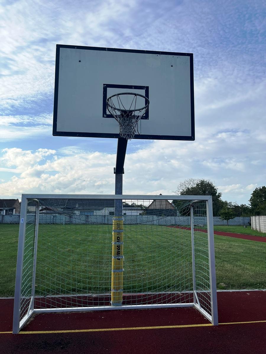 2 Stück Profi Outdoor Basketballkorb?d=2025-09-16 23:53:04