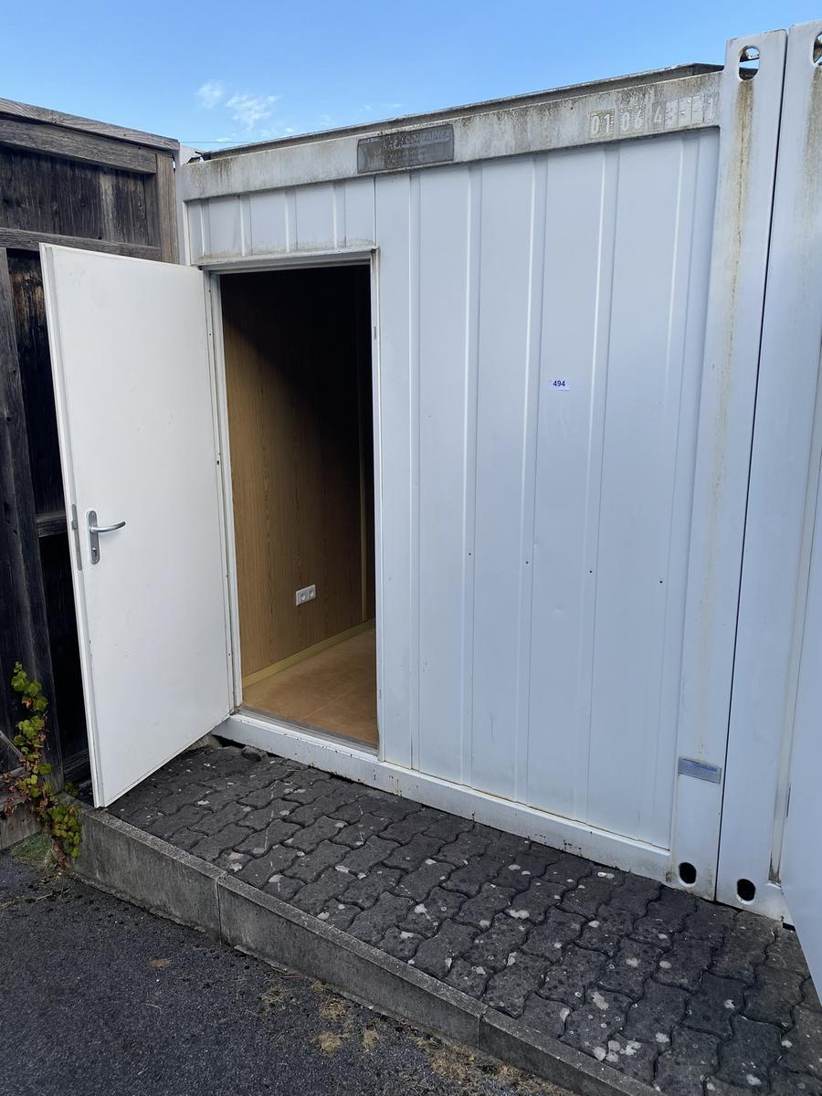 Containex Bürocontainer 300/240/260 cm, 1 Türe, PVC Bodenbelage, Boden kaputt - Wasserschaden, ohne Fenster, E Installation, Baujahr 2000?d=2025-09-16 22:22:22