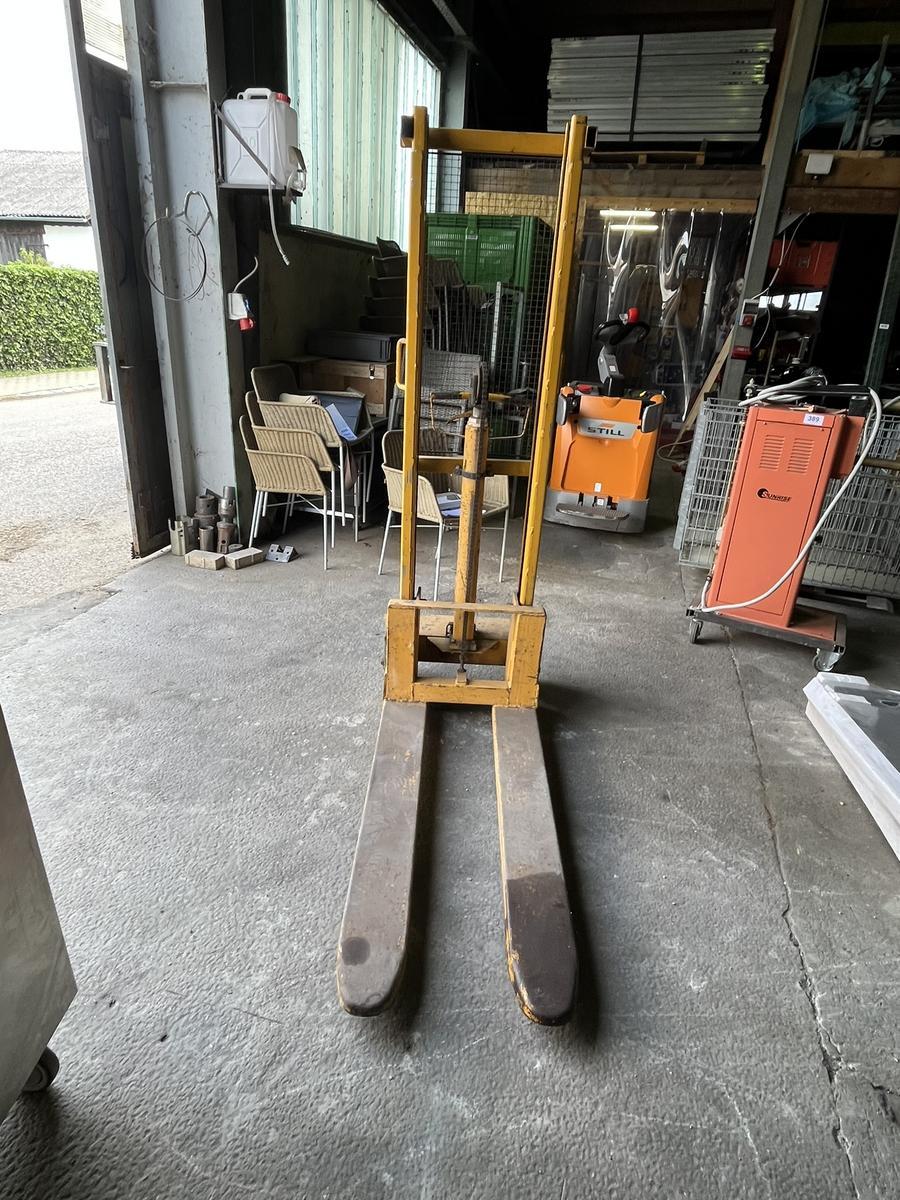 Handhubwagen?d=2025-09-16 22:21:05