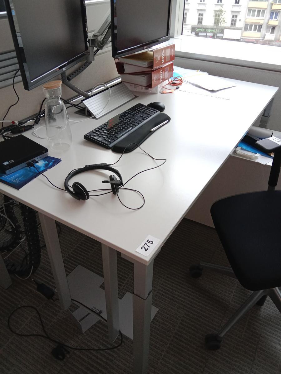 Steelcase Schreibtisch, ca. 160x90cm, weiß, ohne Rückwand, mit EDV Klappe?d=2025-10-11 20:09:37