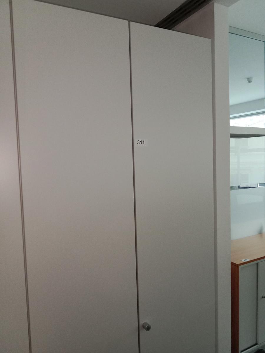 Aktenschrank, Steelcase, 6 Ordner hoch, weiß, ca. 100x45x230cm?d=2025-10-11 20:17:47