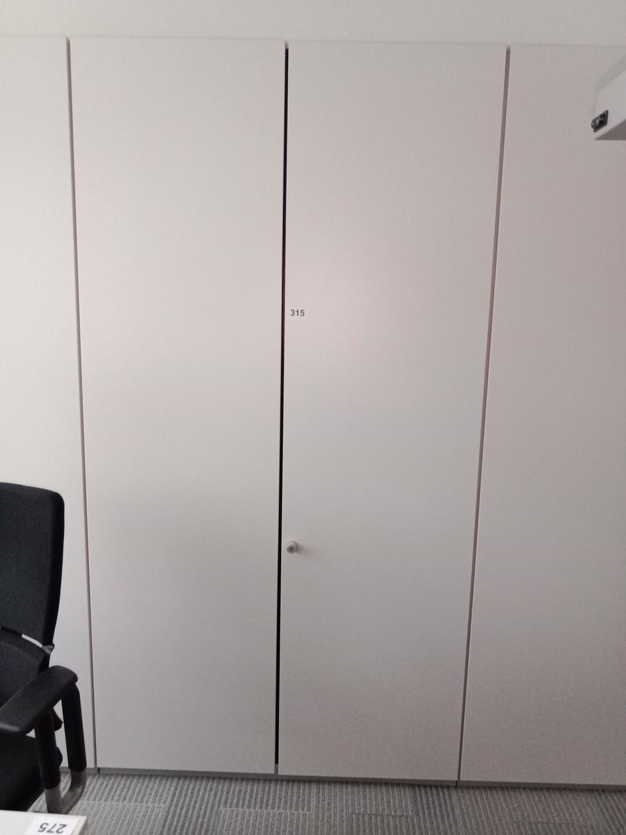 Aktenschrank, Steelcase, 6 Ordner hoch, weiß, ca. 120x45x230cm?d=2025-10-11 20:17:50