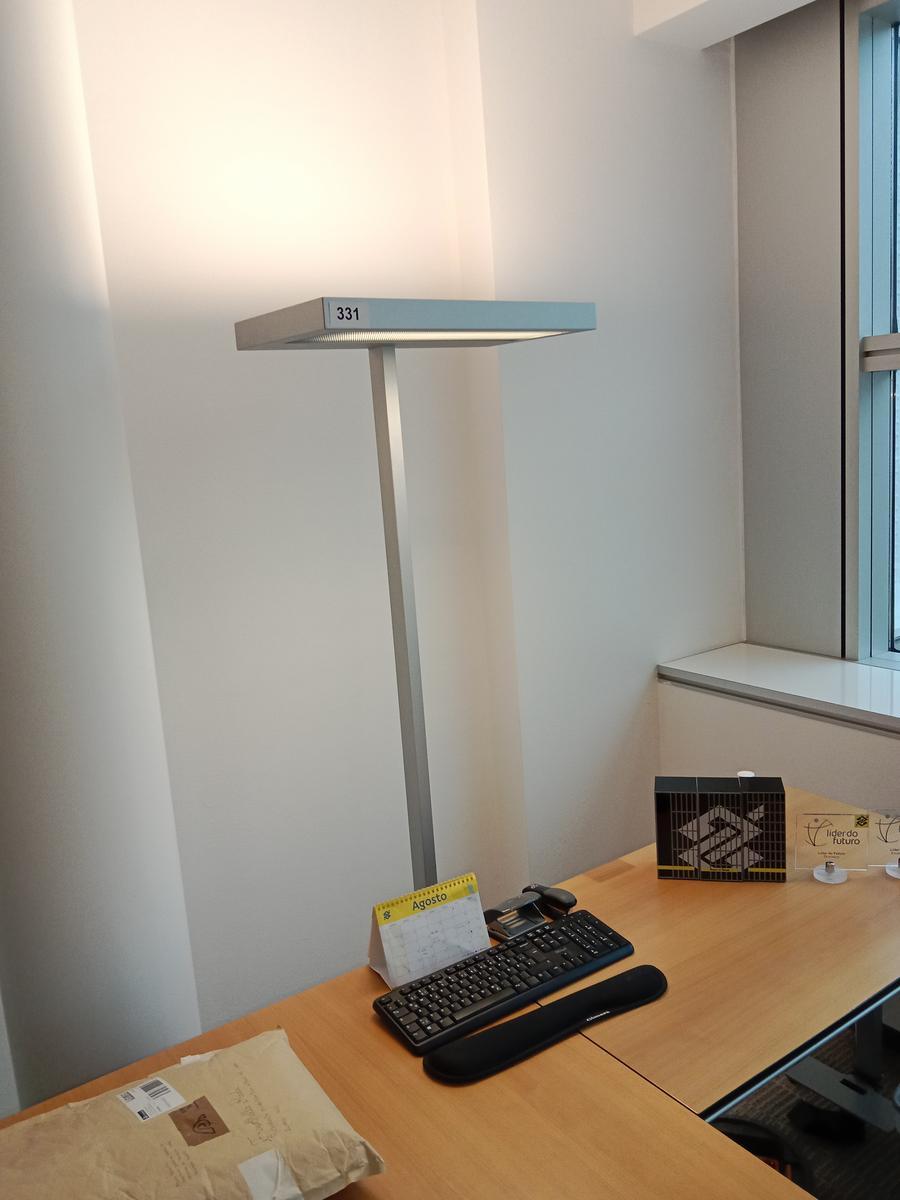 Mazzoleni Licht Stehlampe, ca. 58x33x185cm?d=2025-10-11 20:17:51