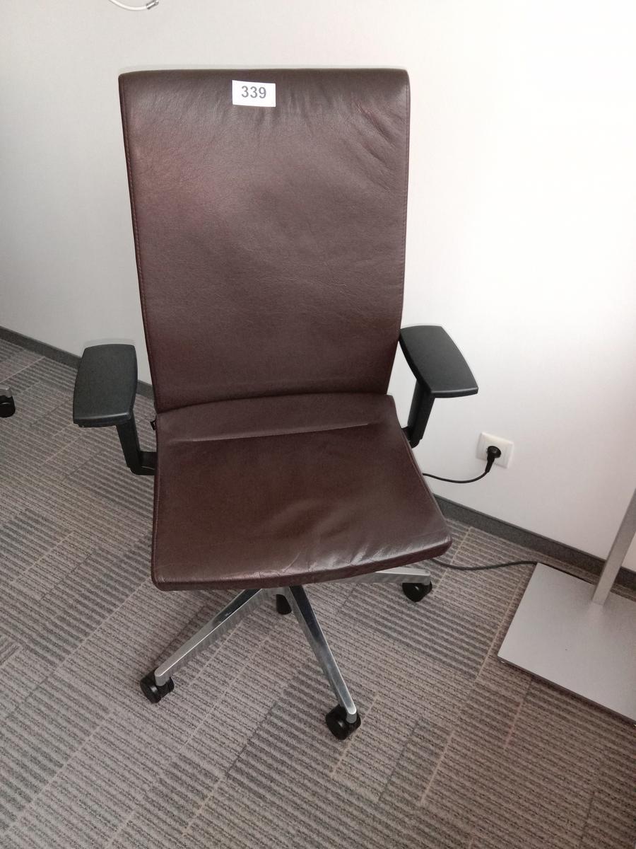 Bürodrehstuhl - Chefsessel von Bene, Lederbezug, dunkelbraun?d=2025-10-11 20:42:47