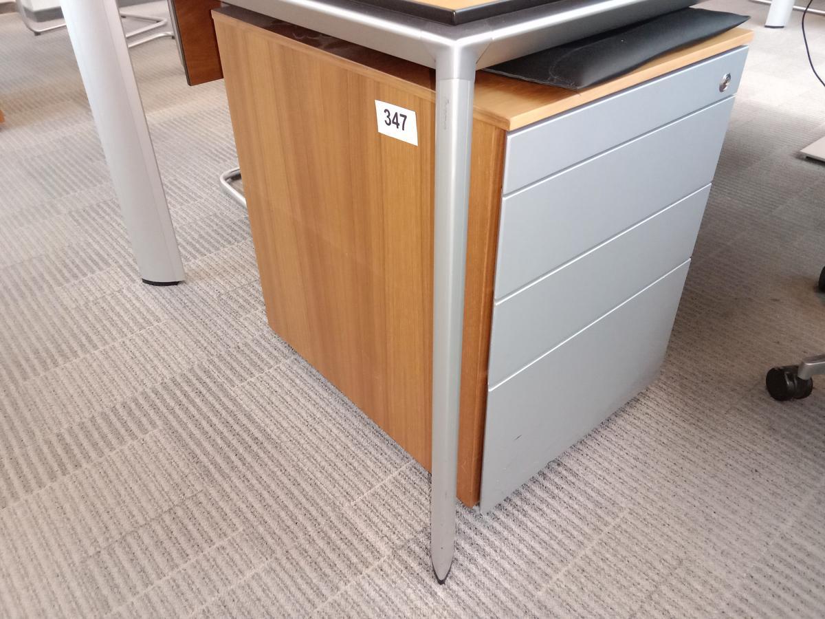 Rollcontainer in Holzoptik, Front silber, ca. 45x60x63cm?d=2025-10-11 20:42:40