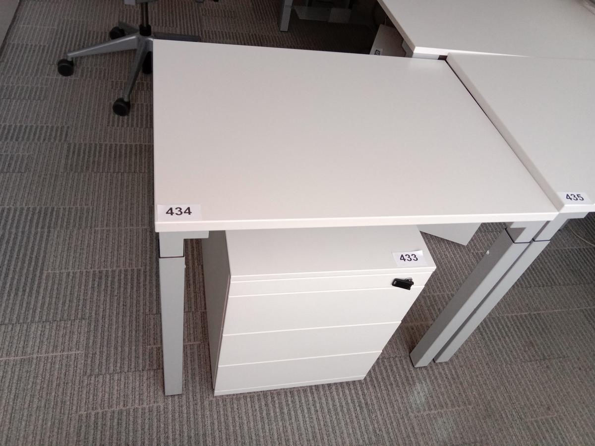Beistelltisch von Steelcase?d=2025-10-11 20:42:42