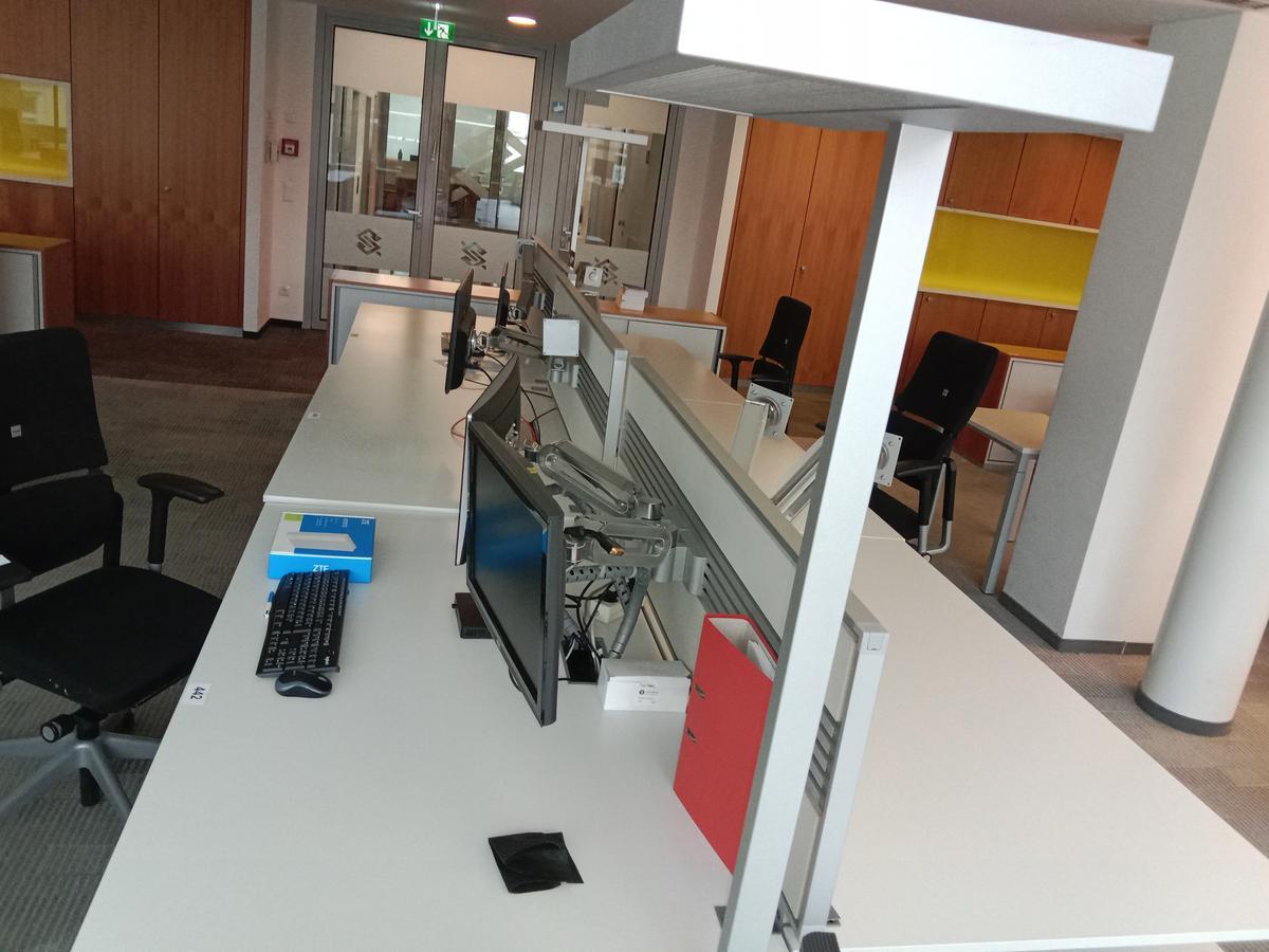 Beistelltisch von Steelcase?d=2025-10-11 20:42:42