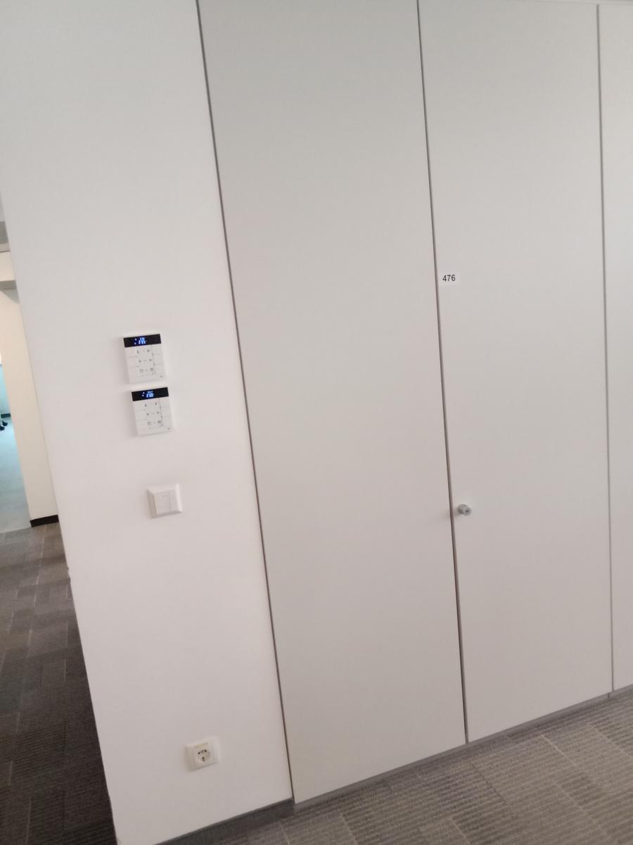Aktenschrank, Steelcase, 6 Ordner hoch, weiß, ca. 120x45x230cm?d=2025-10-11 20:41:27