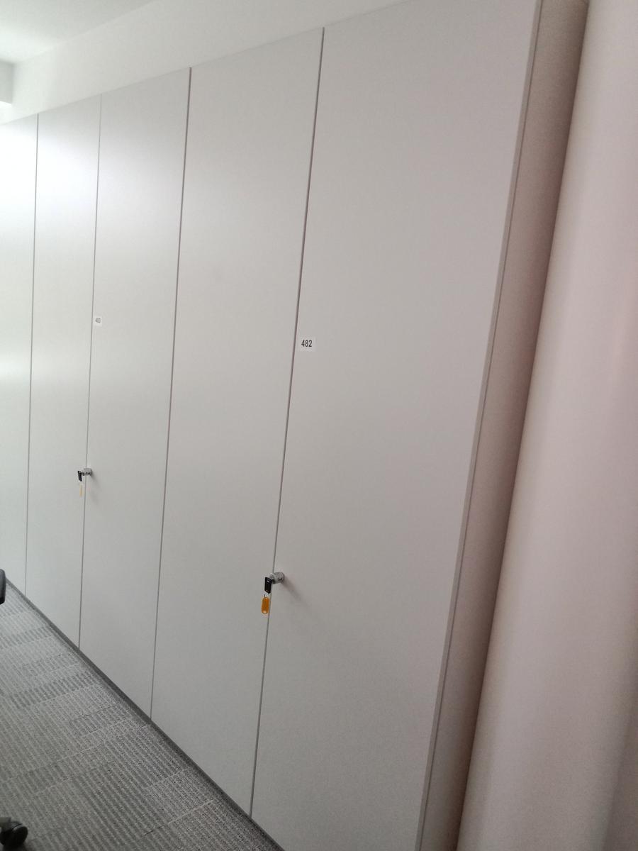 Aktenschrank, Steelcase, 6 Ordner hoch, weiß, ca. 120x45x230cm?d=2025-10-11 20:39:41