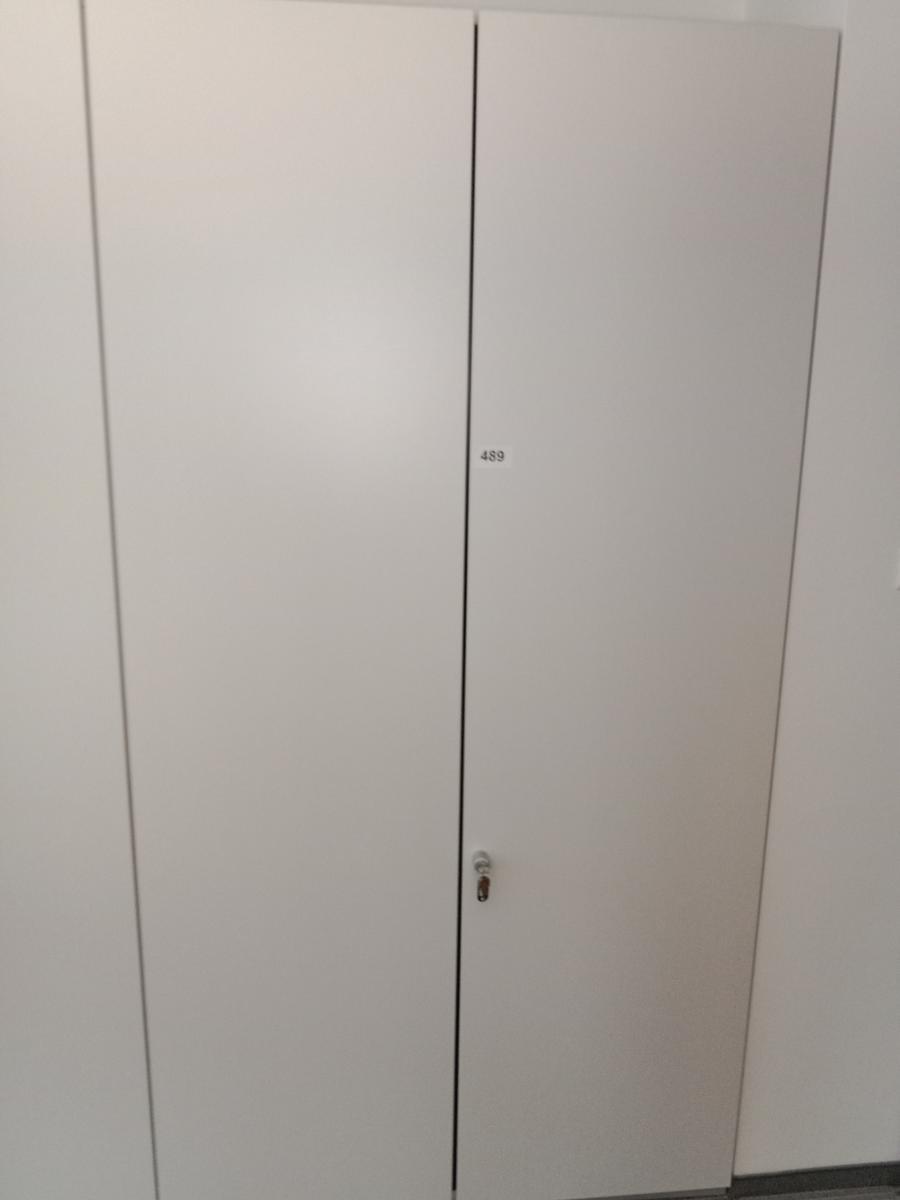 Aktenschrank, Steelcase, 6 Ordner hoch, weiß, ca. 120x45x230cm?d=2025-10-11 20:44:49