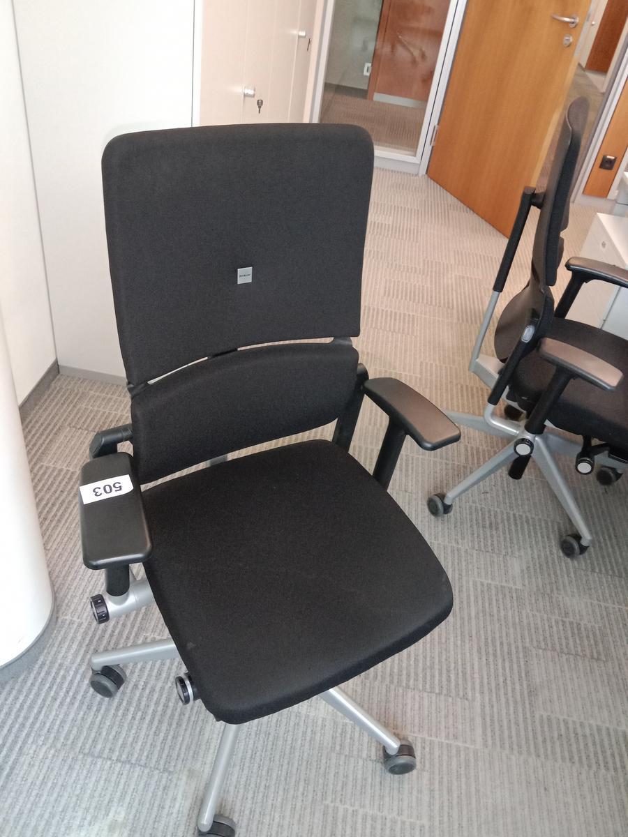 Steelcase Bürodrehstuhl, Stoffbezug, schwarz?d=2025-10-11 20:42:38