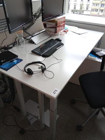 Steelcase Schreibtisch, ca. 160x90cm, weiß, ohne Rückwand, mit EDV Klappe Steelcase Schreibtisch, ca. 160x90cm, weiß, ohne Rückwand, mit EDV Klappe