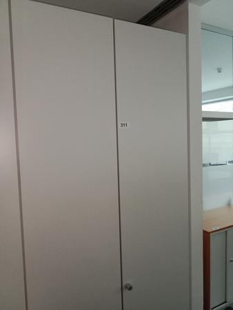Aktenschrank, Steelcase, 6 Ordner hoch, weiß, ca. 100x45x230cm Aktenschrank, Steelcase, 6 Ordner hoch, weiß, ca. 100x45x230cm