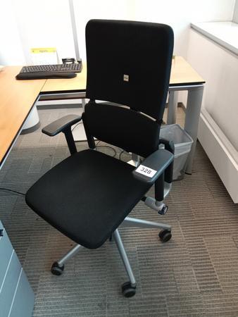 Steelcase Bürodrehstuhl, Stoffbezug, schwarz Steelcase Bürodrehstuhl, Stoffbezug, schwarz