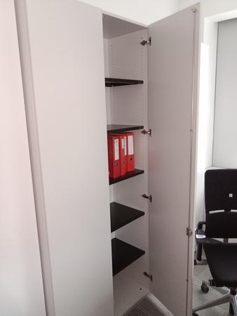 Aktenschrank, Steelcase, 6 Ordner hoch, weiß, ca. 100x45x230cm Aktenschrank, Steelcase, 6 Ordner hoch, weiß, ca. 100x45x230cm