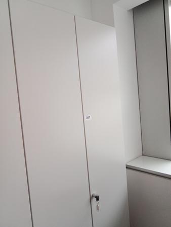 Aktenschrank, Steelcase, 6 Ordner hoch, weiß, ca. 100x45x230cm Aktenschrank, Steelcase, 6 Ordner hoch, weiß, ca. 100x45x230cm