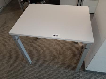 Beistelltisch von Steelcase, weiß, ca. 80x60cm Beistelltisch von Steelcase, weiß, ca. 80x60cm