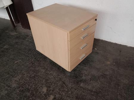 1 Palette mit 8 Stk. Rollcontainer, Holzoptik, je ca. 60x45x56cm 1 Palette mit 8 Stk. Rollcontainer, Holzoptik, je ca. 60x45x56cm