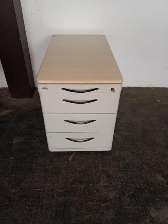 1 Palette mit 8 Stk. Werndl Rollcontainer, je ca. 80x45x65cm 1 Palette mit 8 Stk. Werndl Rollcontainer, je ca. 80x45x65cm