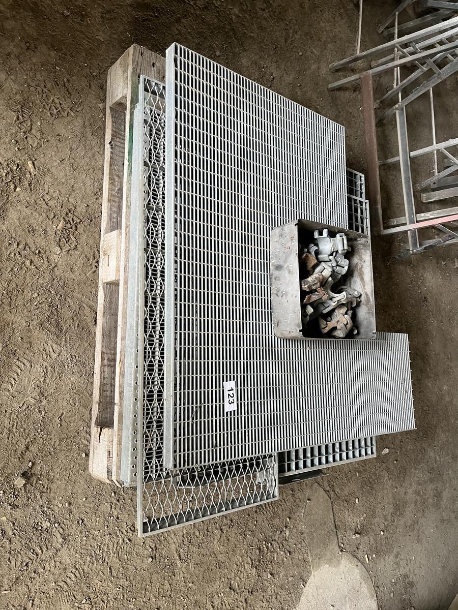 1 Palette verzinkte Gitterroste gemischte Größen?d=2025-10-14 01:31:14