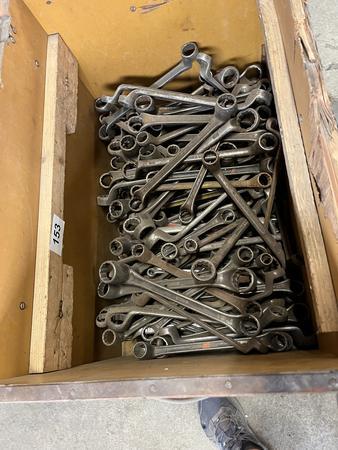 Kiste mit ca. 300 Stück Gabel/Ringschlüssel befüllt Kiste mit ca. 300 Stück Gabel/Ringschlüssel befüllt
