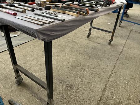 Werktisch mit Rollen ca. 225/70 cm Werktisch mit Rollen ca. 225/70 cm