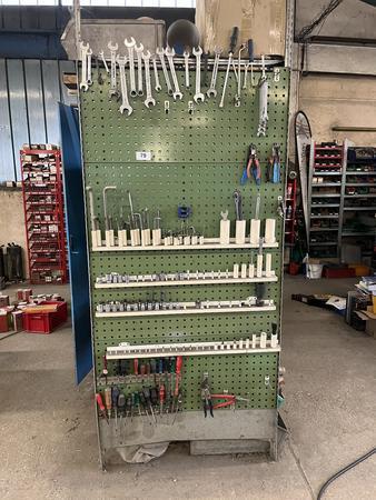 Inhalt der Werkzeugwand: Handwerkzeug-Bestückung kpl. Inhalt der Werkzeugwand: Handwerkzeug-Bestückung kpl.