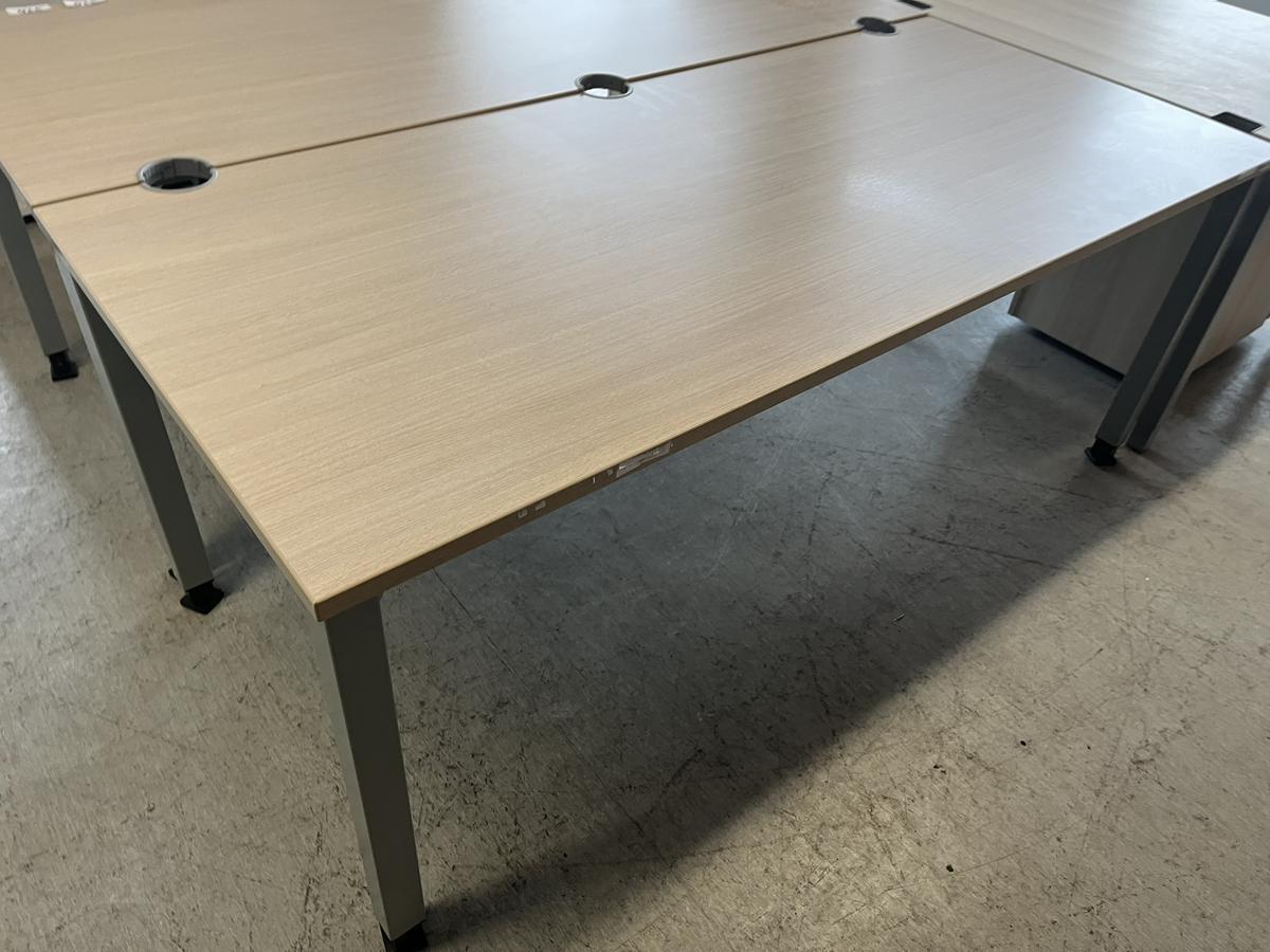 Schreibtisch 180 x 80 cm?d=2025-10-23 08:43:16
