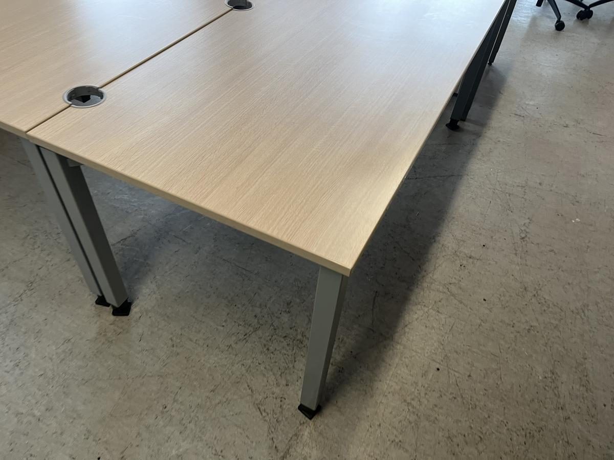 Schreibtisch 180 x 80 cm?d=2025-10-23 08:43:17
