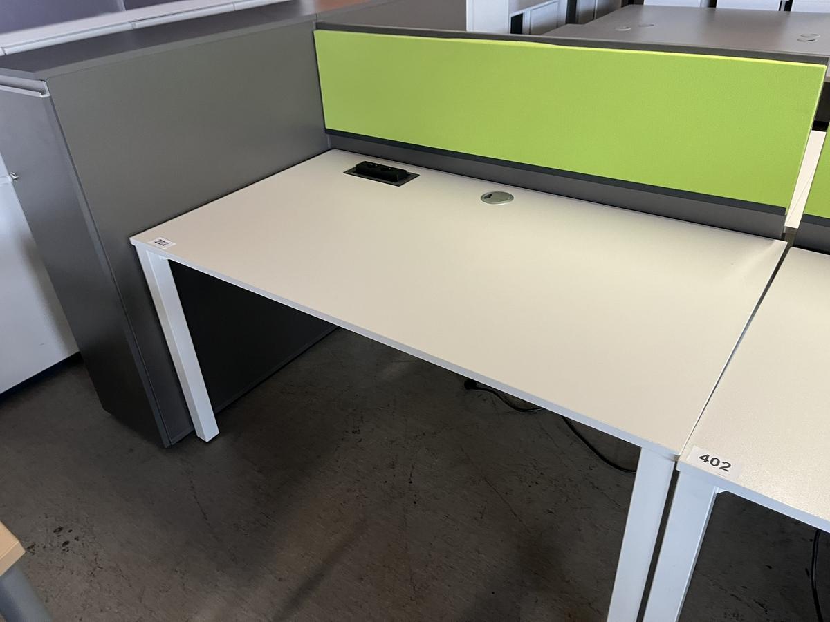Schreibtischmodul mit Rückwand ca.140x80 cm und Auszugsladenschrank ca. 40 cm?d=2025-10-23 08:44:53