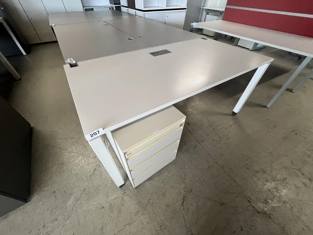 Schreibtisch ca. 160x80 cm?d=2025-10-23 08:47:36