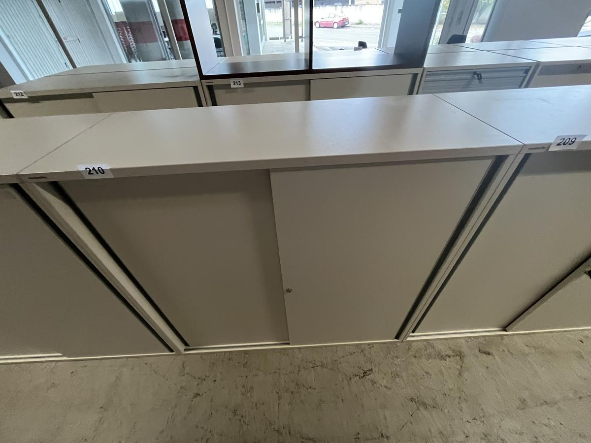 Neudörfler Aktenschrank 3 Ordnerhöhen ca. 120/110 cm?d=2025-10-23 08:44:52