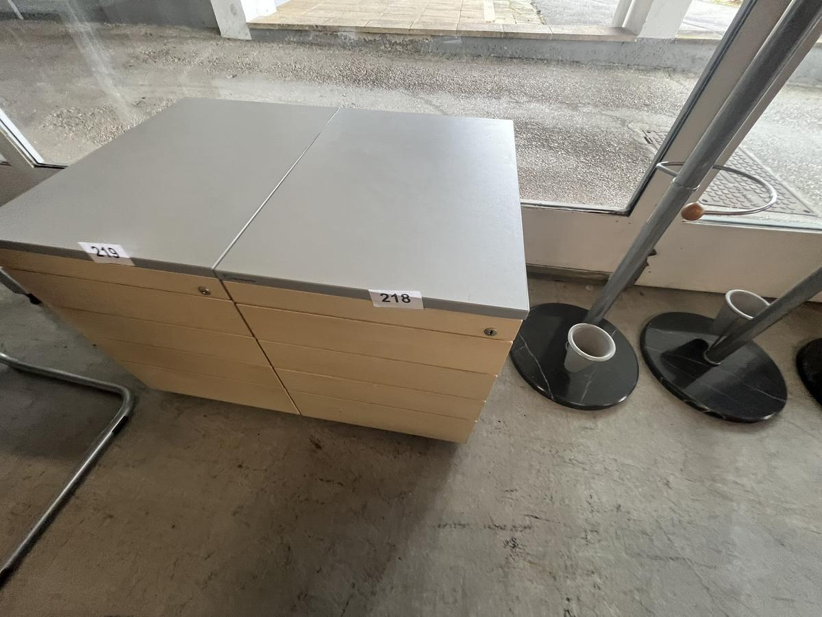 Rollcontainer ca. 55/60 cm mit Auszugsladen versperrbar?d=2025-10-23 12:44:57