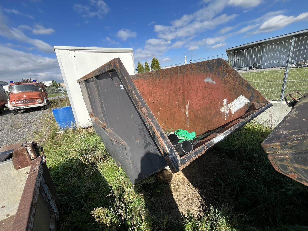 Abfallcontainermulde?d=2025-12-05 03:40:14