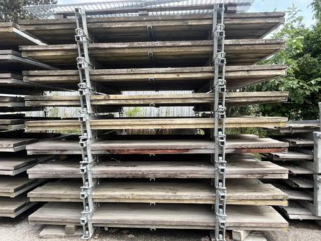 9 Stk. Arbeitsgerüstbühnen für Doka Schalung ca. 300 x 180 cm 9 Stk. Arbeitsgerüstbühnen für Doka Schalung ca. 300 x 180 cm