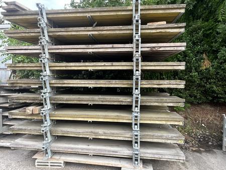 9 Stk. Arbeitsgerüstbühnen für Doka Schalung ca. 300 x 180 cm 9 Stk. Arbeitsgerüstbühnen für Doka Schalung ca. 300 x 180 cm
