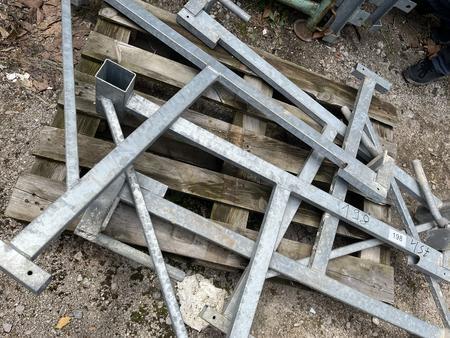 4 Stk. DOKA Einhängekonsolen verzinkt 4 Stk. DOKA Einhängekonsolen verzinkt