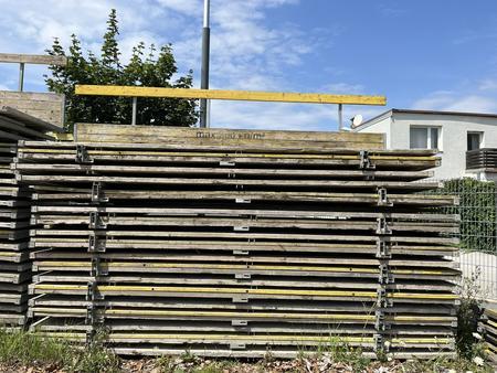 9 Stk. EKRO Fix Klappbühnen 450 x x140 cm und 10 Stk.EKRO Fix Klappbühnen  300 x 140 cm 9 Stk. EKRO Fix Klappbühnen 450 x x140 cm und 10 Stk.EKRO Fix Klappbühnen  300 x 140 cm