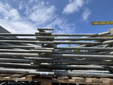 18 Stk. Schutzgerüstkonsolen für Klappbühnen 18 Stk. Schutzgerüstkonsolen für Klappbühnen