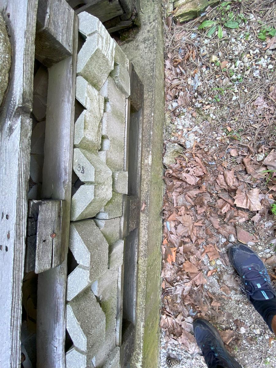 ca.2 m2 Rasengittersteine?d=2025-10-29 10:46:44