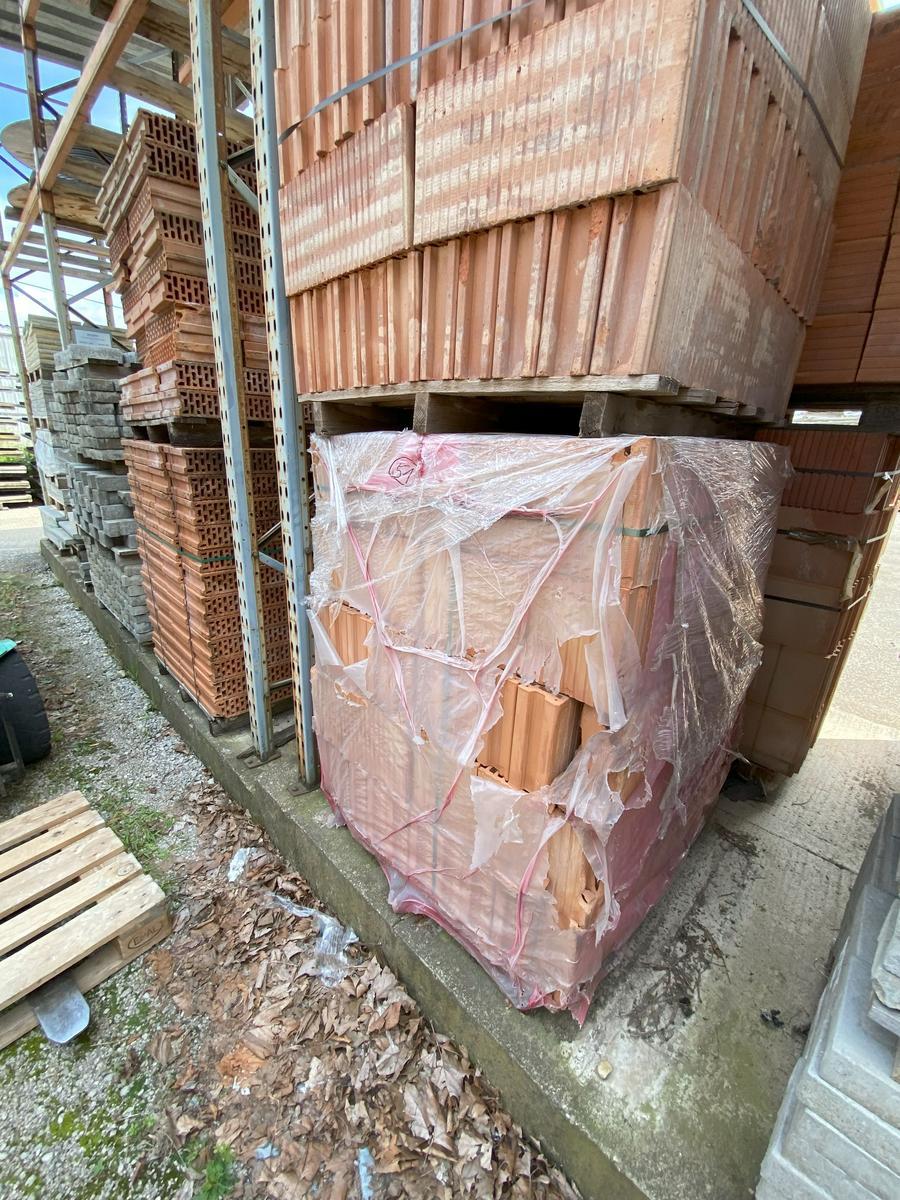 ca. 25 m2  Mauerziegel 10er