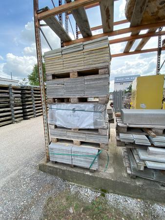 ca. 39 m2 Gehwegplatten