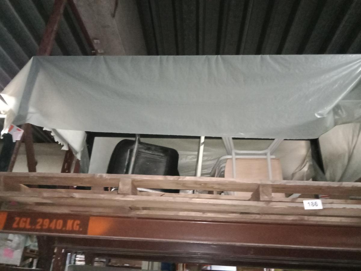 Besprechungstisch mit Stühlen