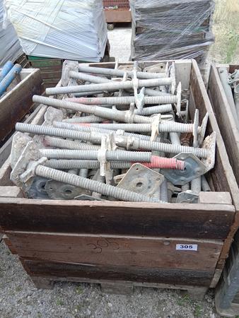 ca. 60 Stück Gerüst Spindelfüße verzinkt ca. 60 Stück Gerüst Spindelfüße verzinkt