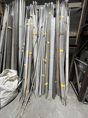 ca. 2000 lfm Dreikantleisten / Schalungsrohre in Kunststoff ca. 2000 lfm Dreikantleisten / Schalungsrohre in Kunststoff