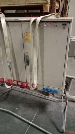 Baustromverteilerschrank mit Kransteckdose,8/16 A , 4 x 230 V Zählerplatz usw. Baustromverteilerschrank mit Kransteckdose,8/16 A , 4 x 230 V Zählerplatz usw.