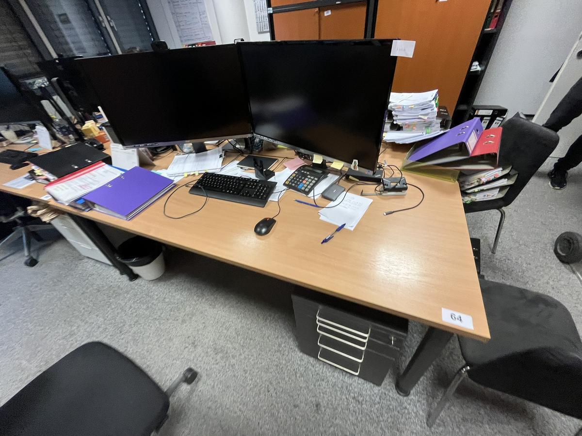 Schreibtisch ca. 200/80 cm?d=2025-11-06 14:53:18