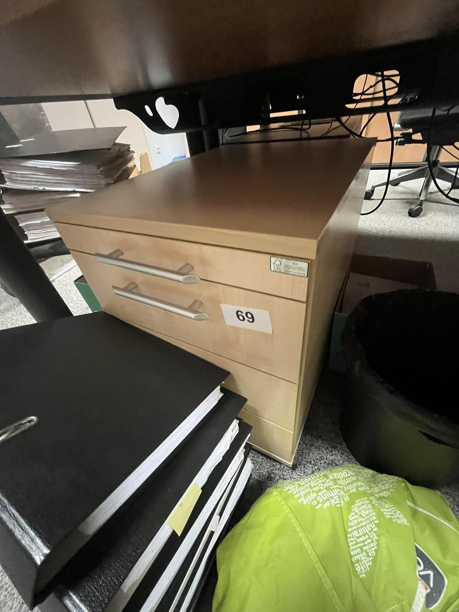 Rollcontainer mit Auszugsladen?d=2025-11-06 14:54:45