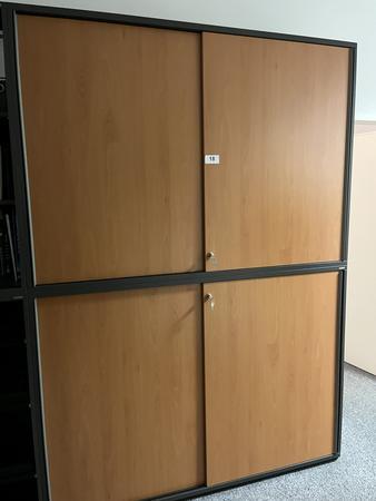 2 Stk.Svoboda Aktenschränke jeweils 160/110 cm 3 Ordnerhöhen 2 Stk.Svoboda Aktenschränke jeweils 160/110 cm 3 Ordnerhöhen